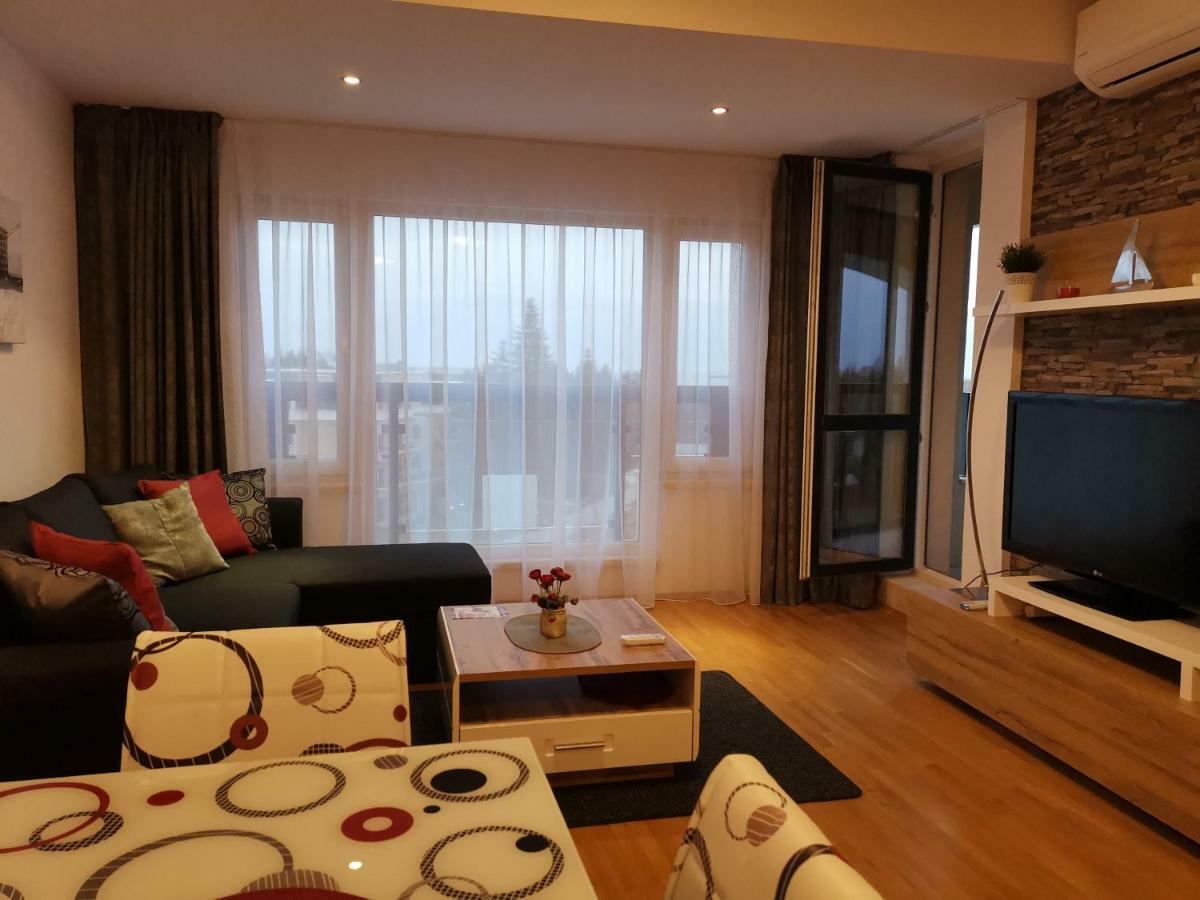 Cozy Apartment By The Sea Saints Constantine and Helena Exterior photo